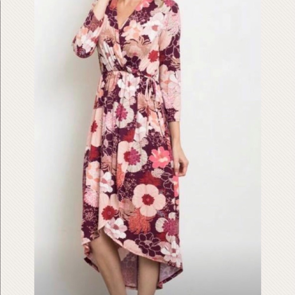 Cute floral maternity dress!